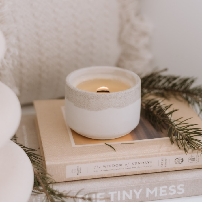 Refillable candle in concrete container - Fir needle and juniper