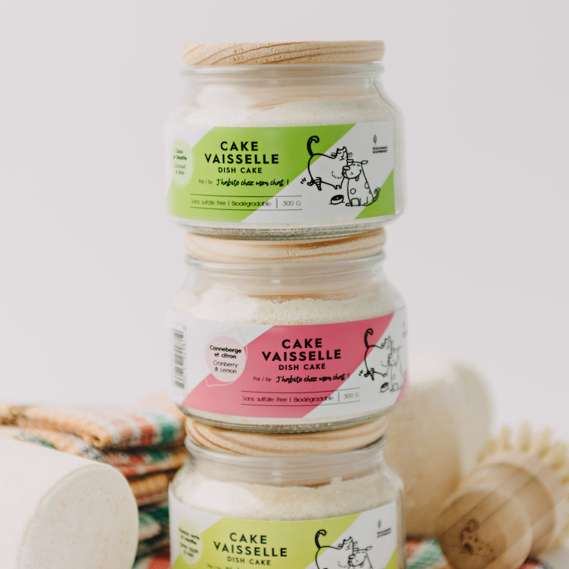 Solid dish detergent