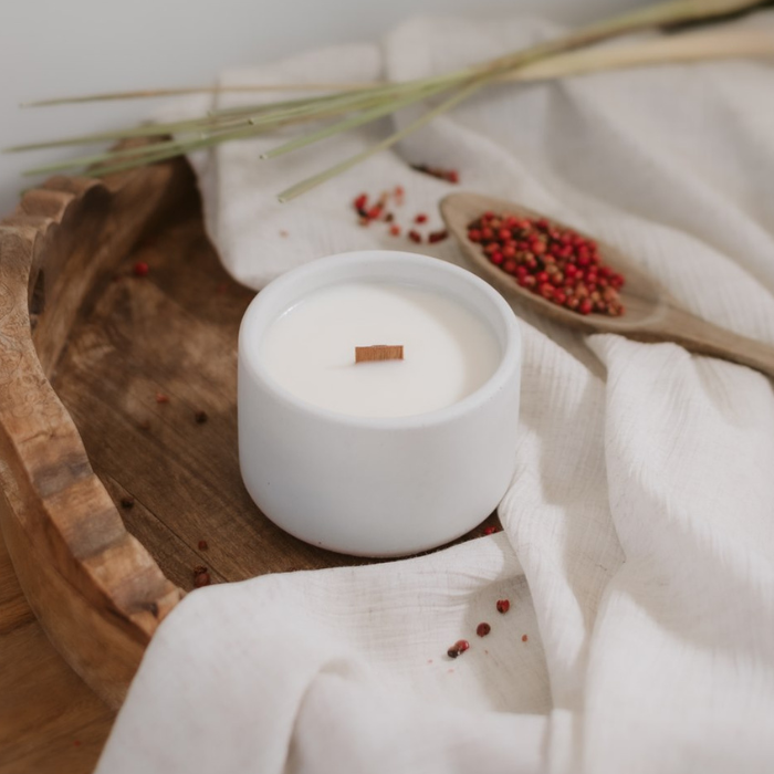 Refillable candle in concrete container - Pink berry & vetivier