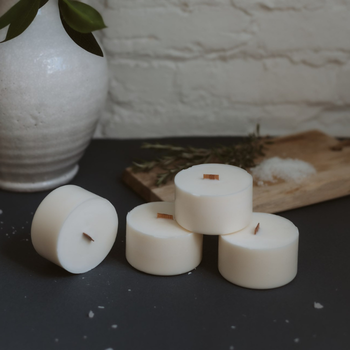 Bougie rechargeable avec pot en béton Calanques - Romarin & Sel de mer