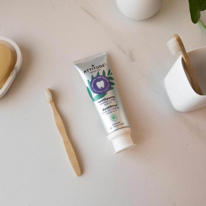 Natural toothpaste with Fluoride