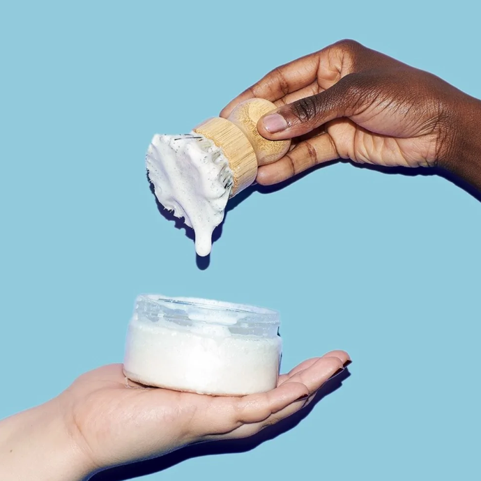 Solid dish detergent